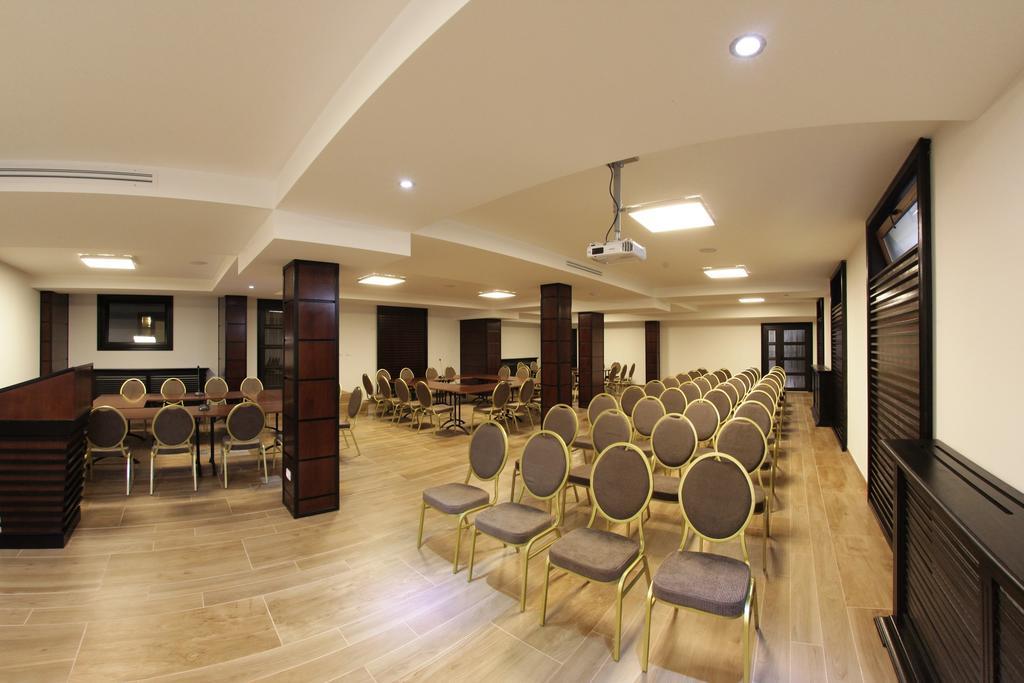 Gabriela Hotel 3*